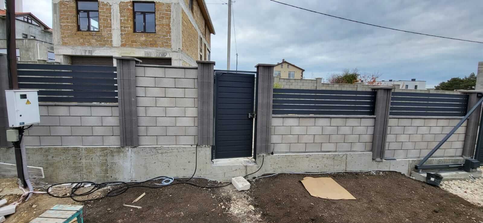 Забор-ранчо из металлопланкена 28м RAL7024 Серый Графит МАТТЕ фото 6 в Серпухове