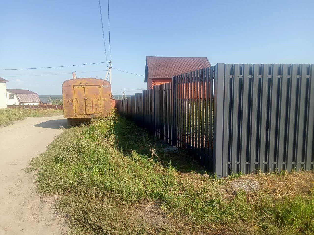 Забор из евроштакетника 21м RAL7024/7024 Серый Графит двусторонний фото 2 в Серпухове