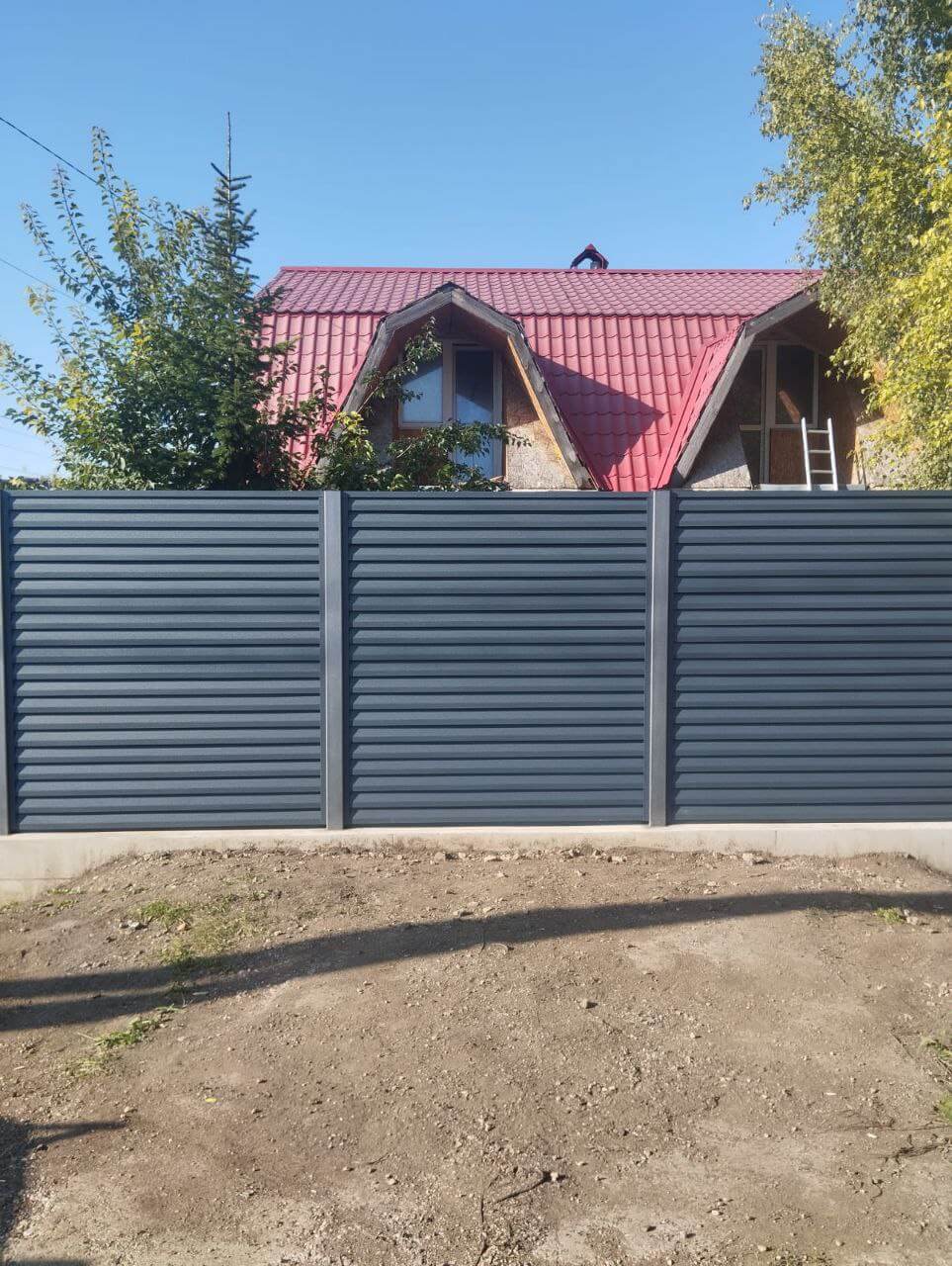 Забор-жалюзи из ламелей Реснички 54м RAL7024/7024 Серый Графит двусторонний МАТТЕ в Серпухове