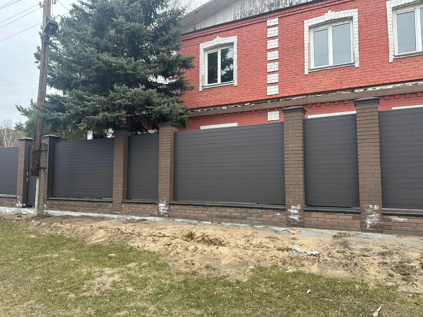 Забор-ранчо из металлического планкена 28м RAL8019 Темный Шоколад МАТТЕ в Серпухове