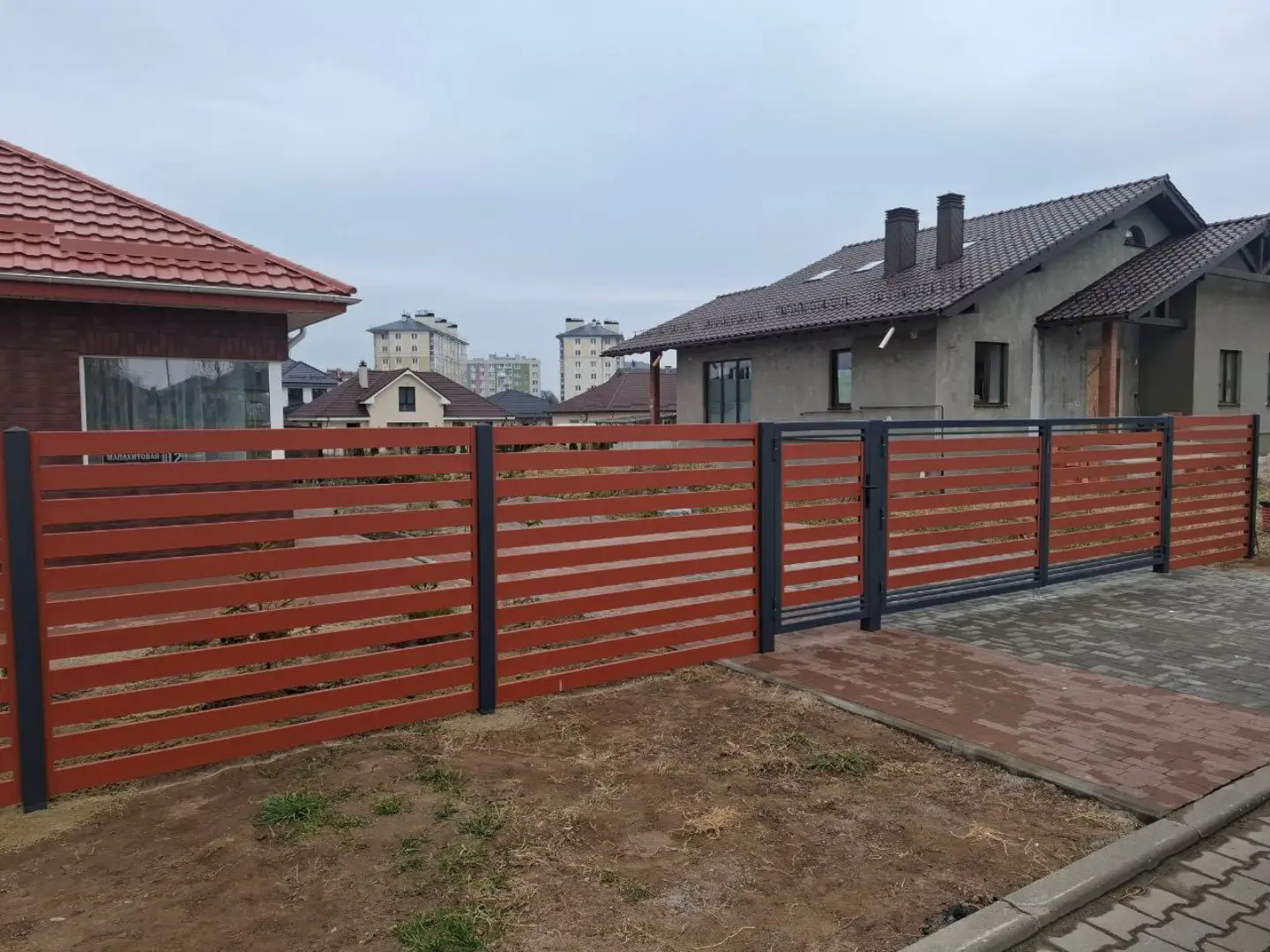 Забор-ранчо из металлопланкена 18м RAL8004 Терракотовый в Серпухове