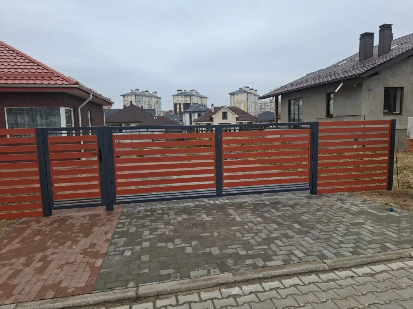 Забор-ранчо из металлопланкена 18м RAL8004 Терракотовый фото 2 в Серпухове